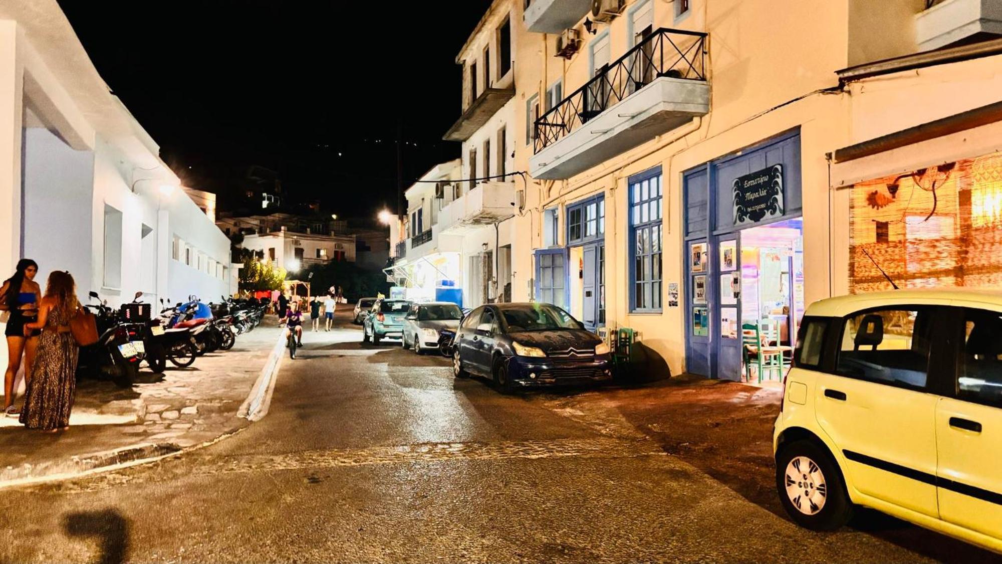 Nefeli Hotel Ágios Kírykos Exteriör bild