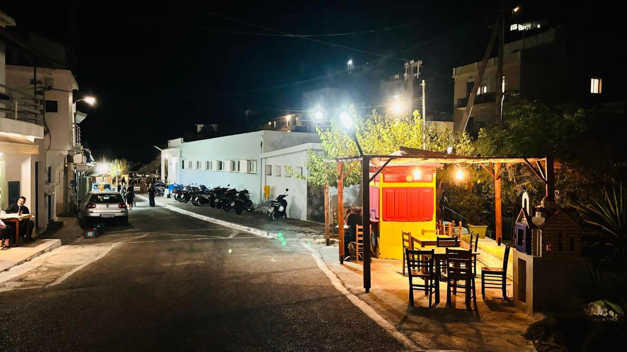 Nefeli Hotel Ágios Kírykos Exteriör bild
