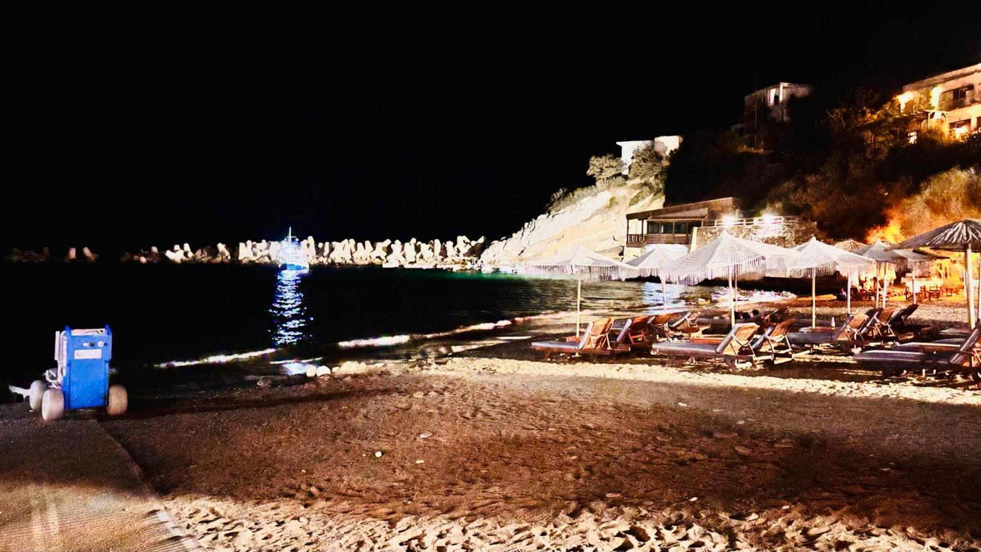 Nefeli Hotel Ágios Kírykos Exteriör bild